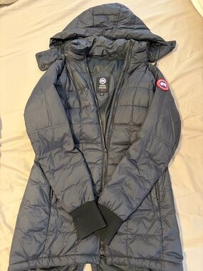 Canada Goose Women's Black Down-Fill Hooded Parka Packable Size Medium